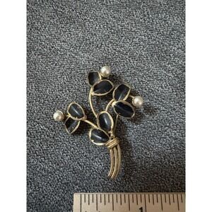 Vintage Gold Toned And Black Flower‎ Leaves Bouquet Brooch Pin